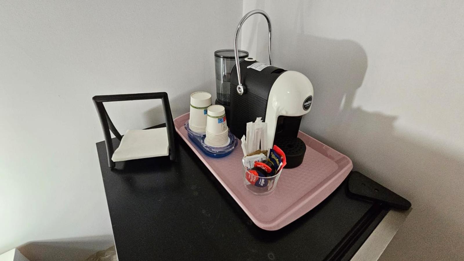 Vittoria Guest House サレルノ エクステリア 写真