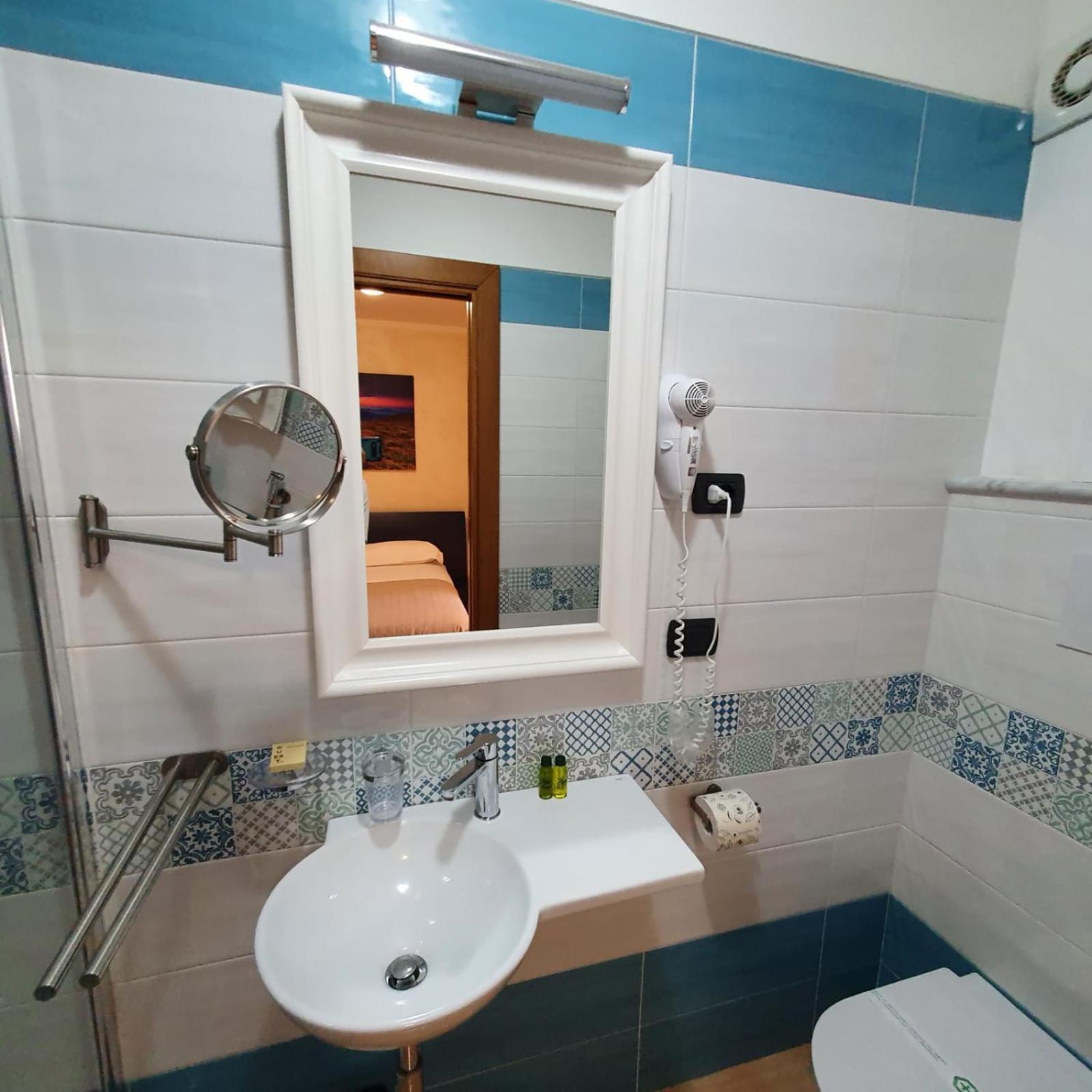 Vittoria Guest House サレルノ エクステリア 写真